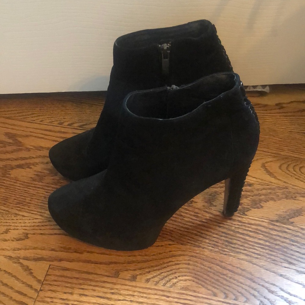 Shoes - Picture 3 of 4